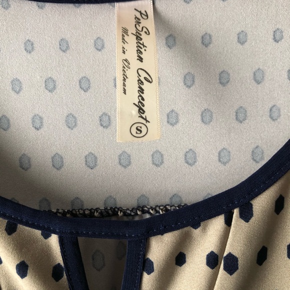 Small/Medium Contemporary Blouse - Picture 7 of 7